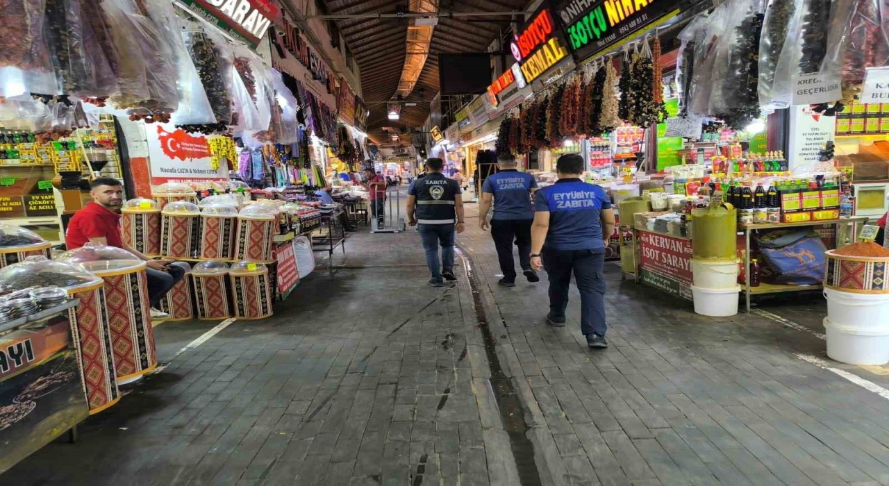 Şanlıurfada son tüketim tarihi geçmiş 500 litre süt ele geçirildi