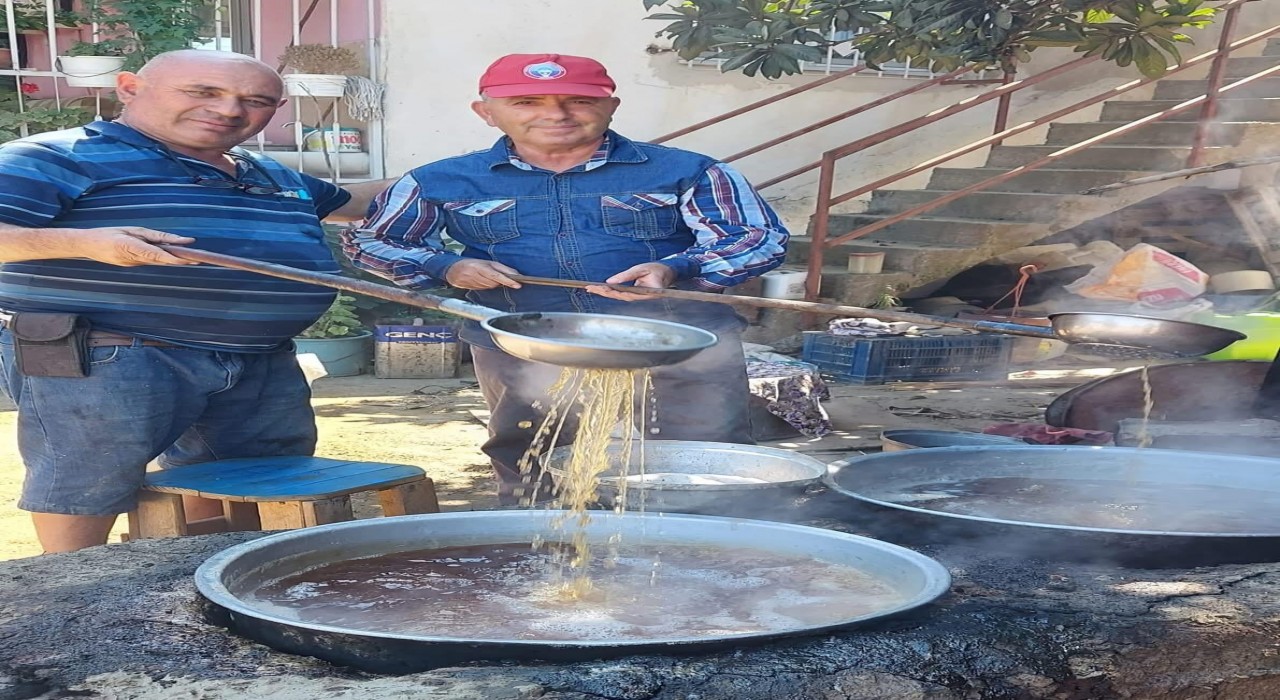 Sarıgölde pekmez yapımı başladı
