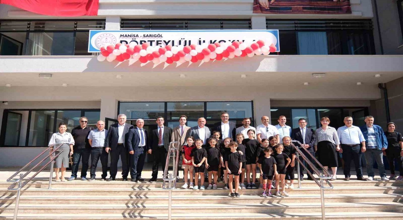 Sarıgölün en büyük okulu yeni binasında ilk törenini yaptı