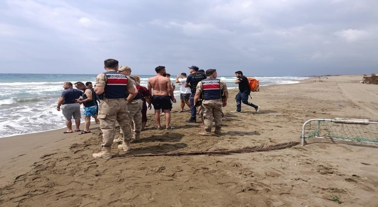 Serinlemek için denize giren 2 kardeşten biri öldü, diğeri yaşam mücadelesi veriyor