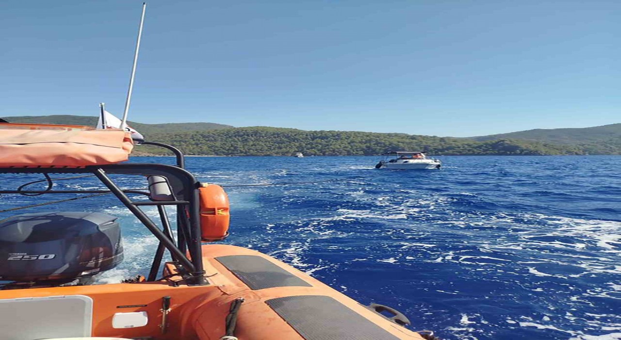 Şeytan adası açıklarında sürüklenen tekne kurtarıldı