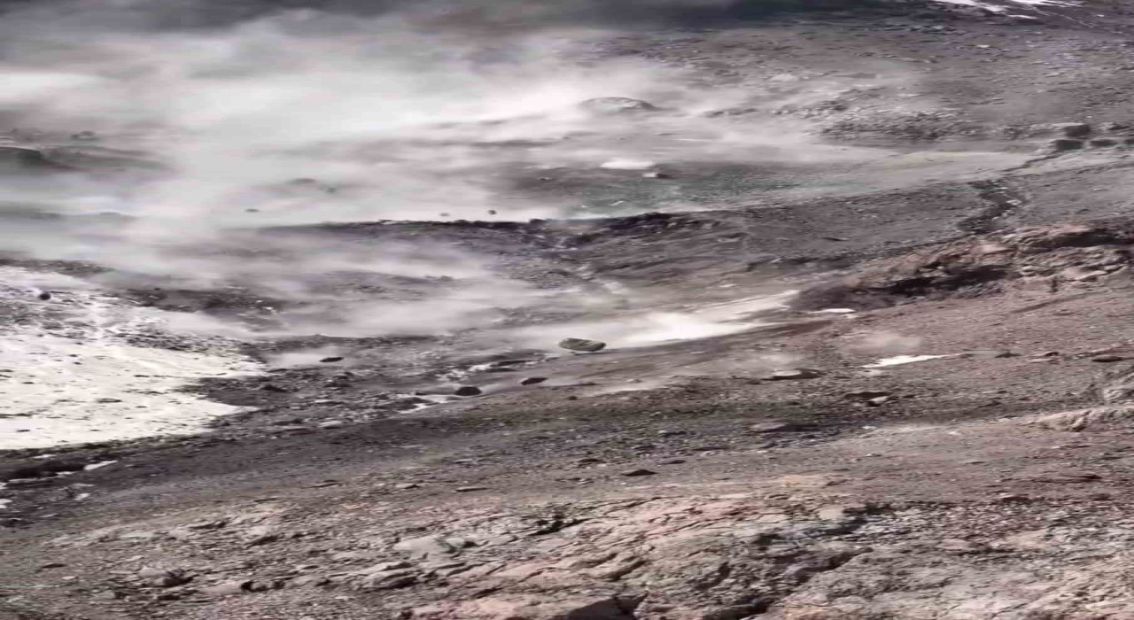 Sıcak hava Ağrı Dağını harekete geçirdi: Kayalar peş peşe düştü