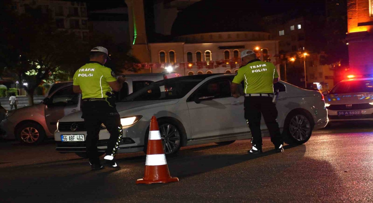 Siirtte trafik denetimlerinde 19 araç ve sürücüsüne ceza