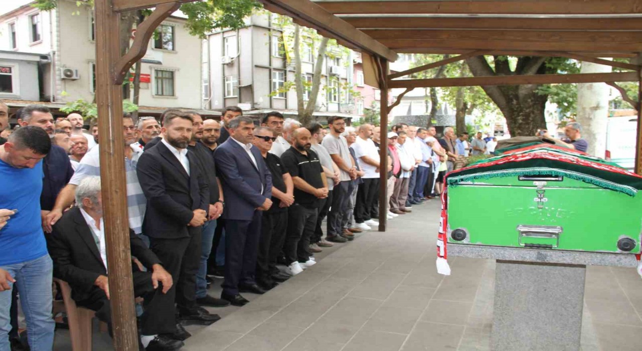 Silahlı kavgada hayatını kaybeden taraftar son yolculuğuna uğurlandı