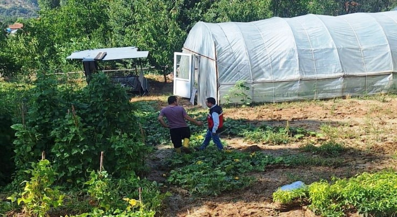 Simav Esenbağ Köyünde sel ve su baskınından zarar gören tarım alanları tespit edildi