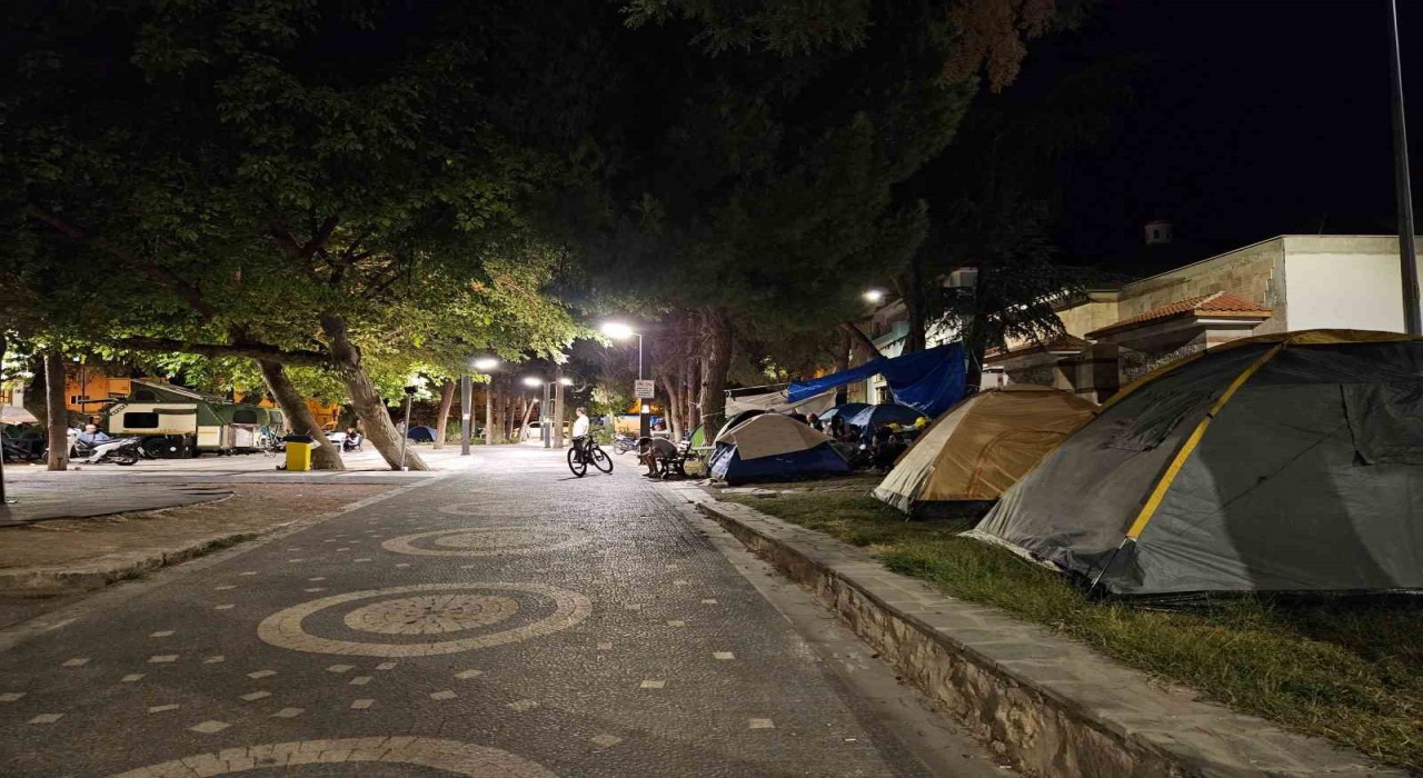 Sındırgıda artçı depremlerin sayısı 8 bini geçti