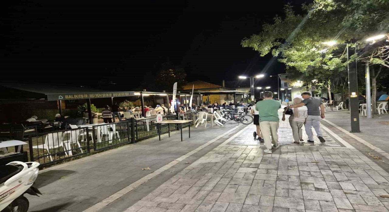 Sındırgıda depremler sürüyor