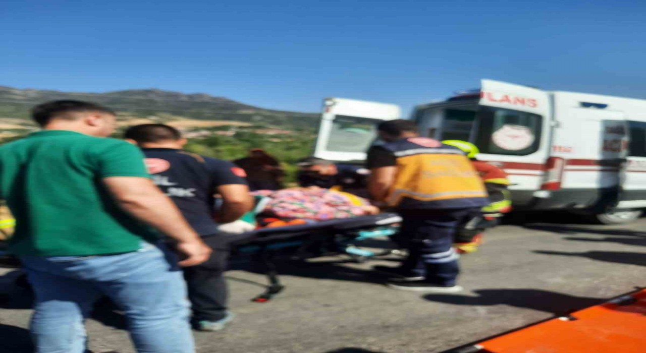 Sındırgıda otomobil takla attı: 1 yaralı