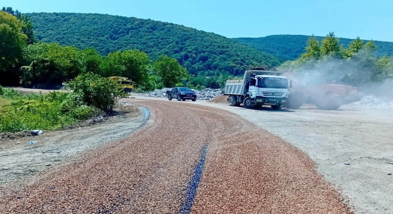 Sinopta grup yollarında asfaltlama çalışmaları tamamlandı