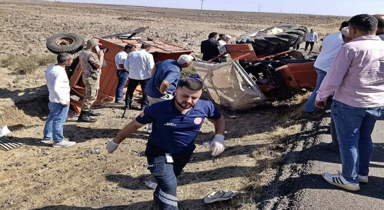 Şırnakta traktör devrildi: 1 ölü, 4 yaralı