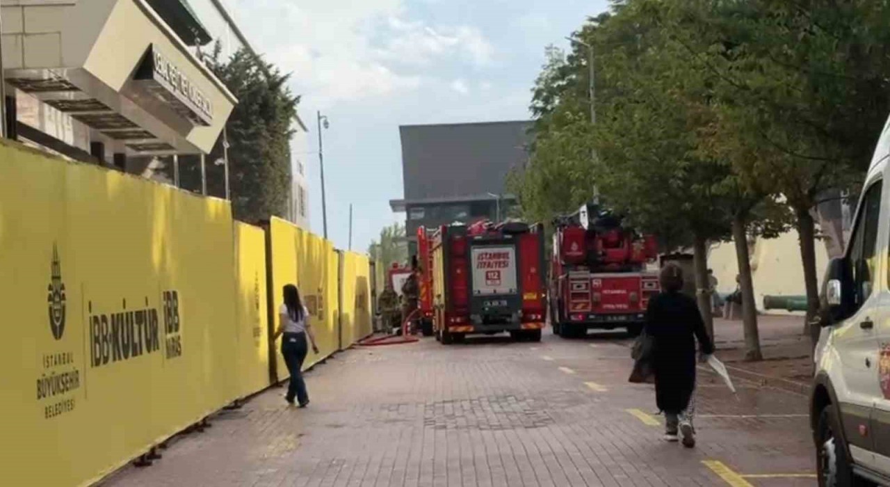 Şişlide bulunan Cemal Reşit Rey Konser Salonunda yangın paniği