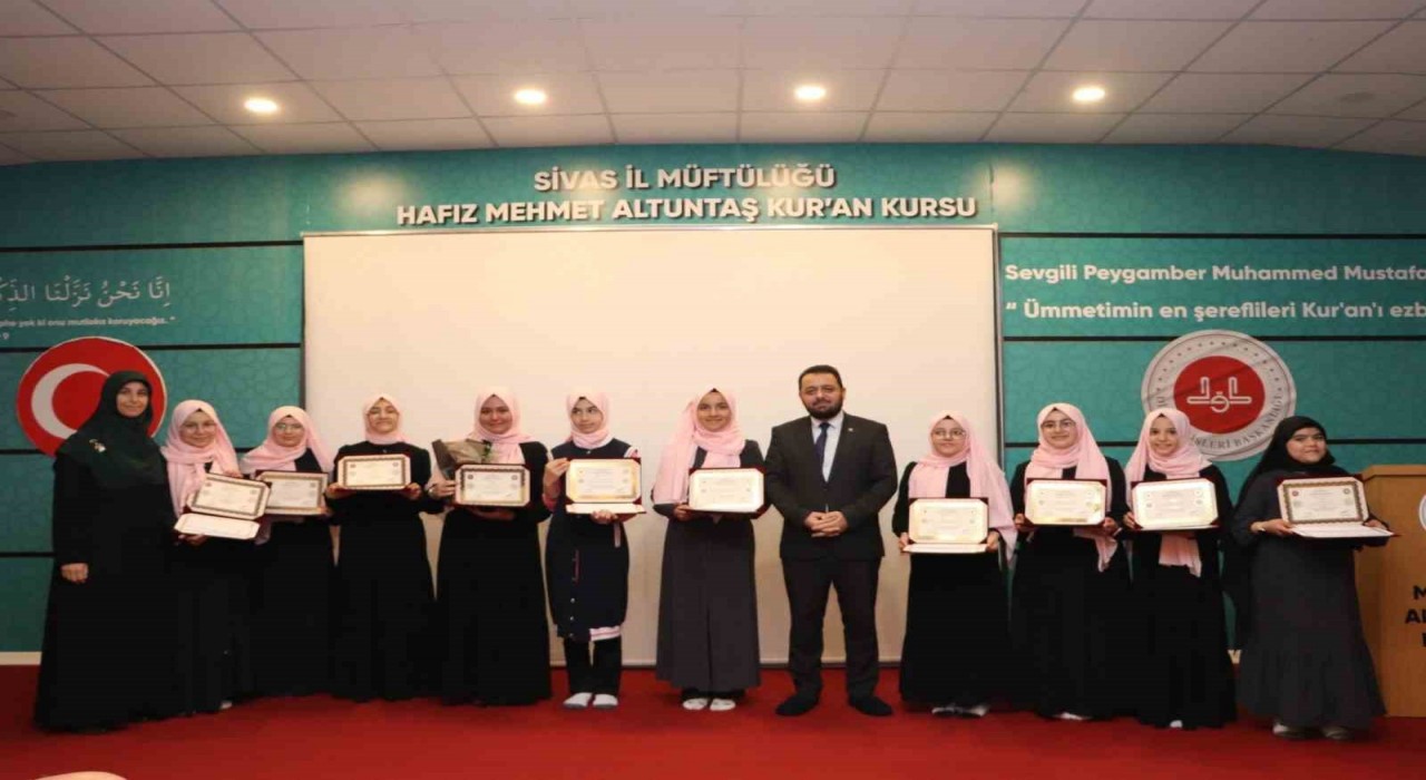 Sivasta 46 öğrenciye hafızlık belgesi verildi