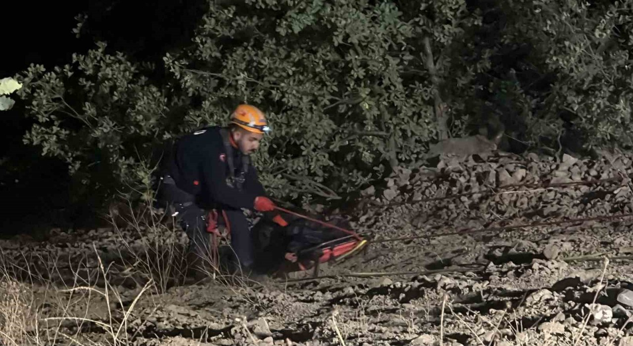 Sivasta feci kazada hayatını kaybeden 4 kişinin cesetleri güçlükle çıkartıldı