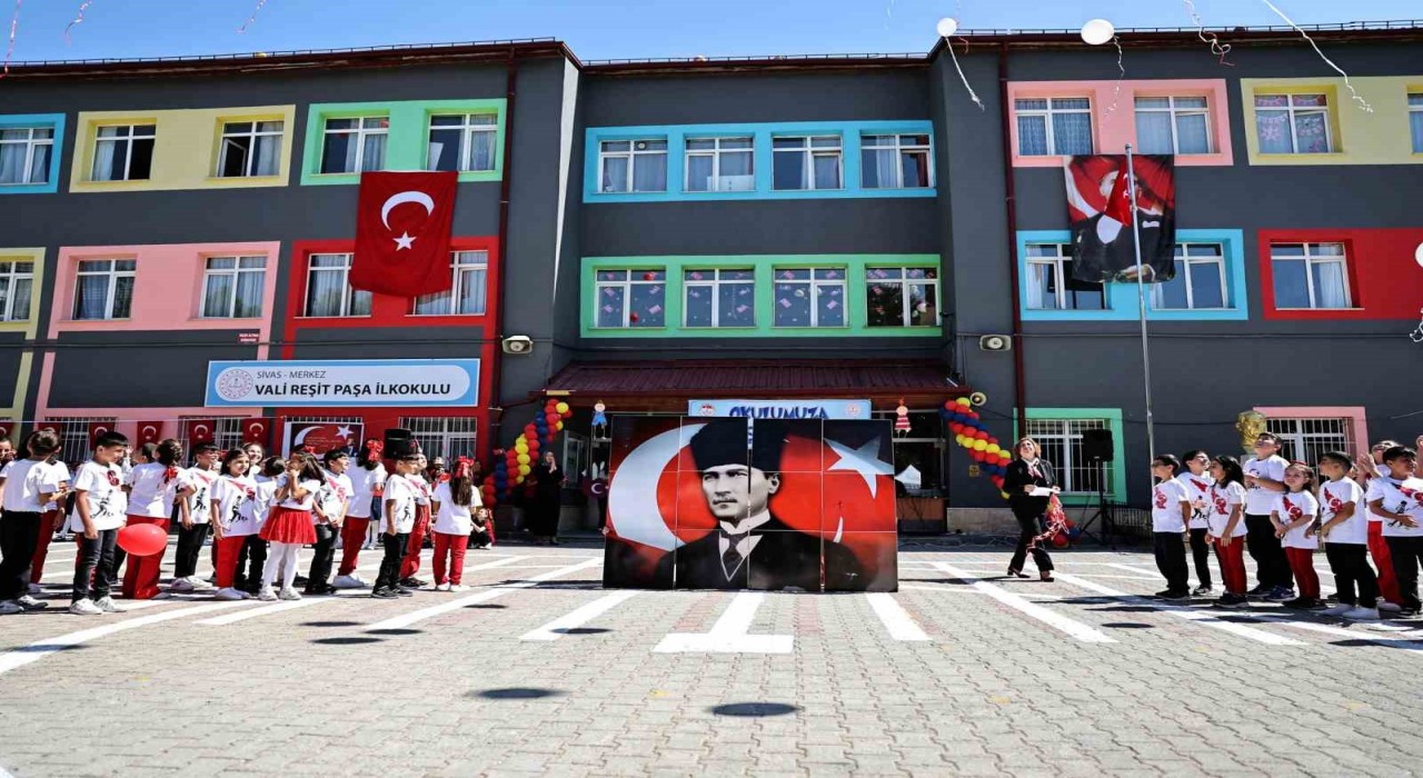 Sivasta İlköğretim Haftası kutlandı