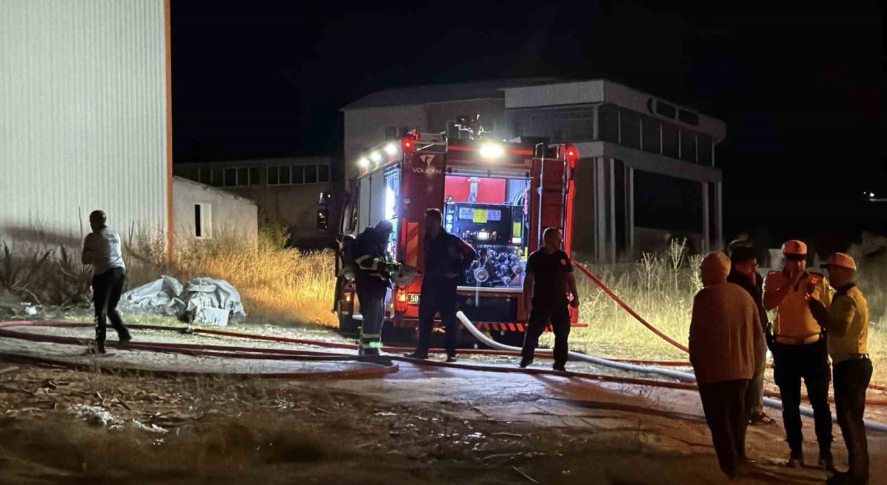 Sivasta OSBdeki fabrika yangını kontrol altına alındı