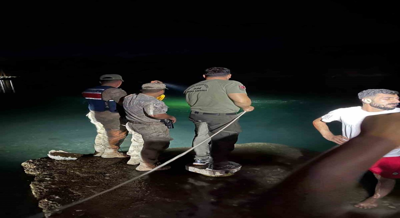 Siverekte Fırat Nehrine giren 16 yaşındaki çocuk boğuldu