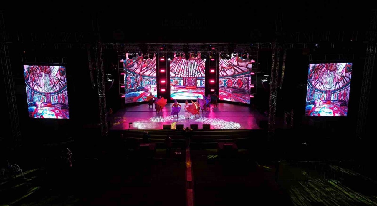 Söğütte Ulu Çınar gösterisi duygu dolu anlar yaşattı