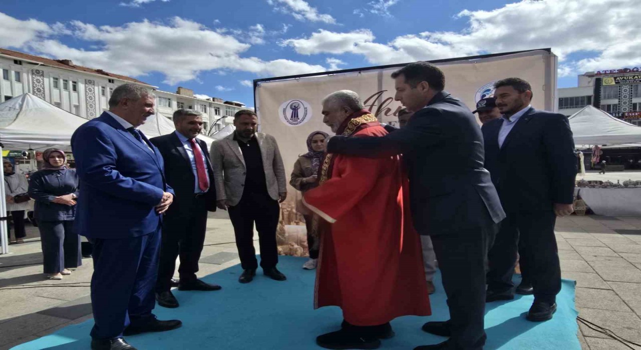 Sorgunda Ahilik Haftasında iki esnafa ödül