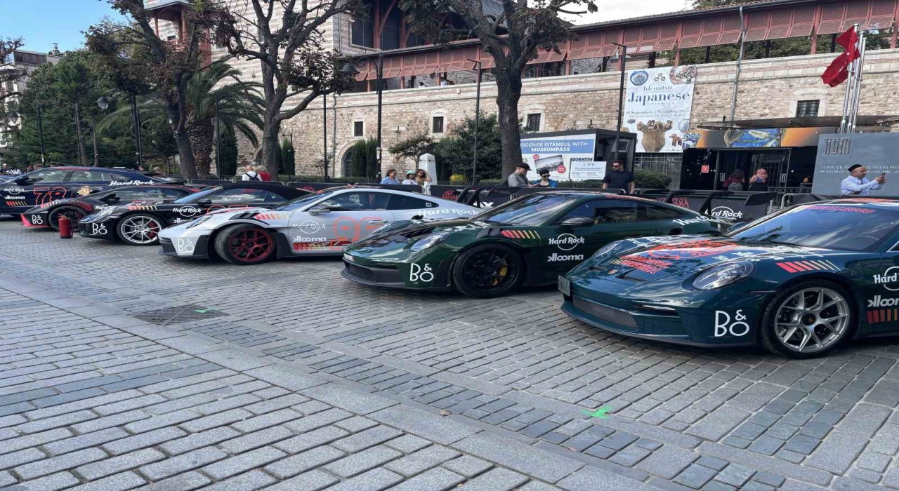 Sultanahmet Meydanında Gumball 3000 Rallisi sergisi