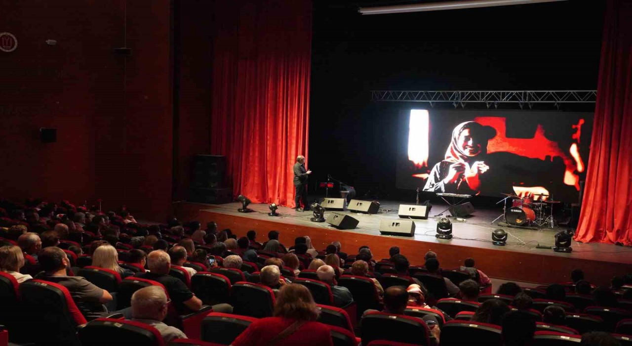 Sunay Akın Bilecikte zafer ve kurtuluşu anlattı