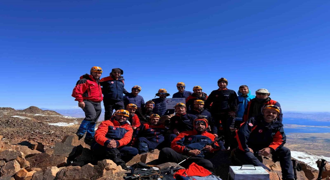 Süphan Dağında ‘Yüksek İrtifada Müdahale ve Kaynaşma faaliyeti