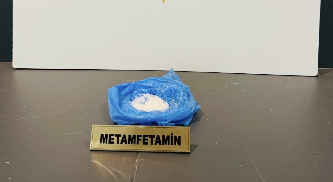 Şüpheli şahısların üzerinden uyuşturucu çıktı