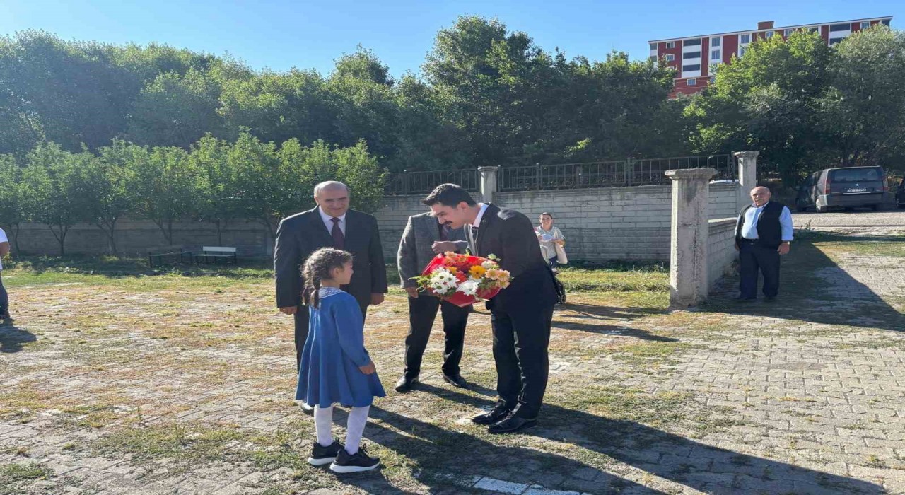 Susuzda öğrencilerin okul heyecanı