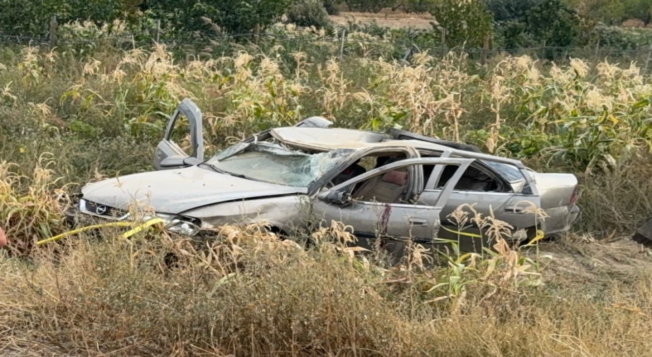 Takla atan otomobilde 2 kişi yaralandı