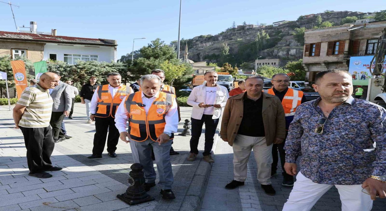 Talasta Belediye Mahallemizde tarihi sokaklarda