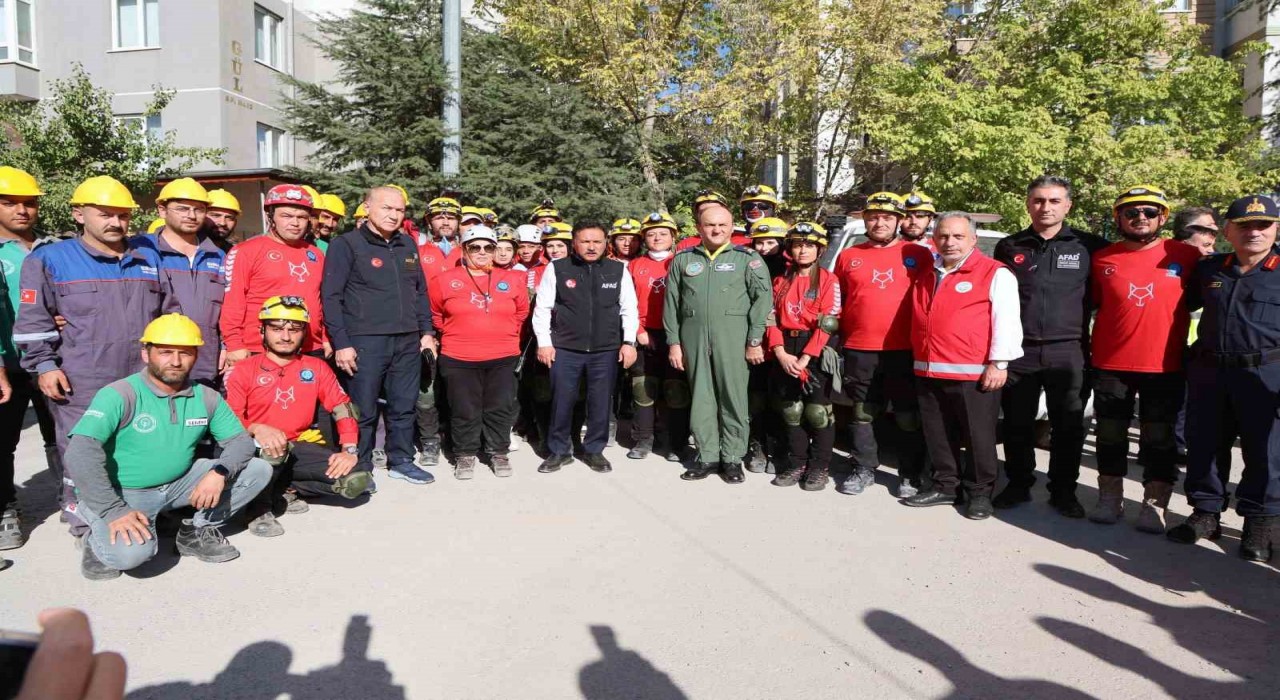 Talasta deprem tatbikatına tam not