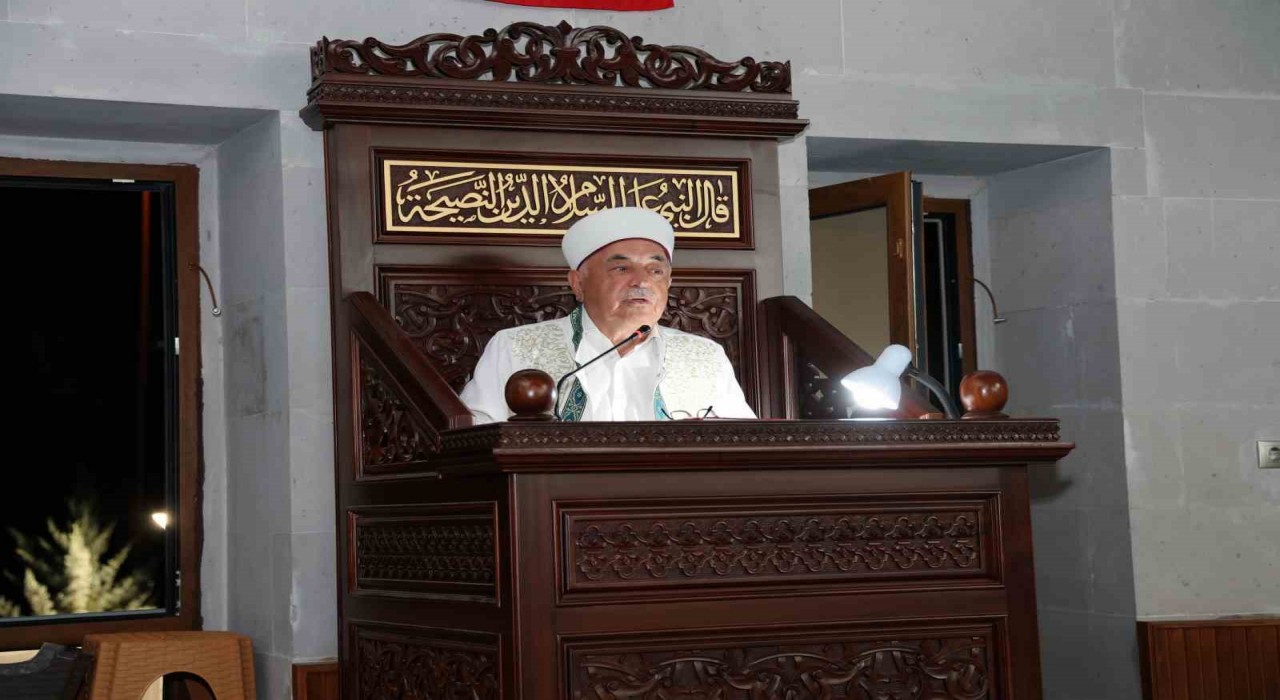 Talasta Kandil Gecesi dualarla ihya edildi