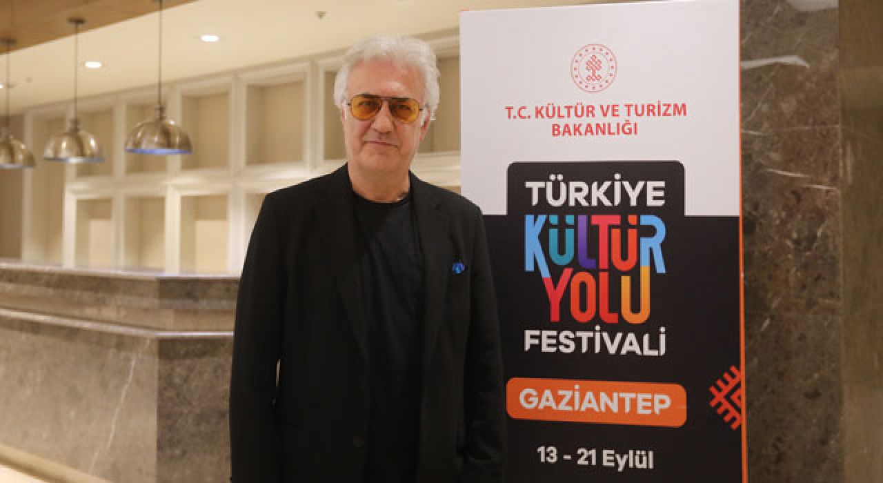Tamer Karadağlı, Gaziantep Şehir Tiyatrosu’nun “Gazel” Provasını Ziyaret Etti