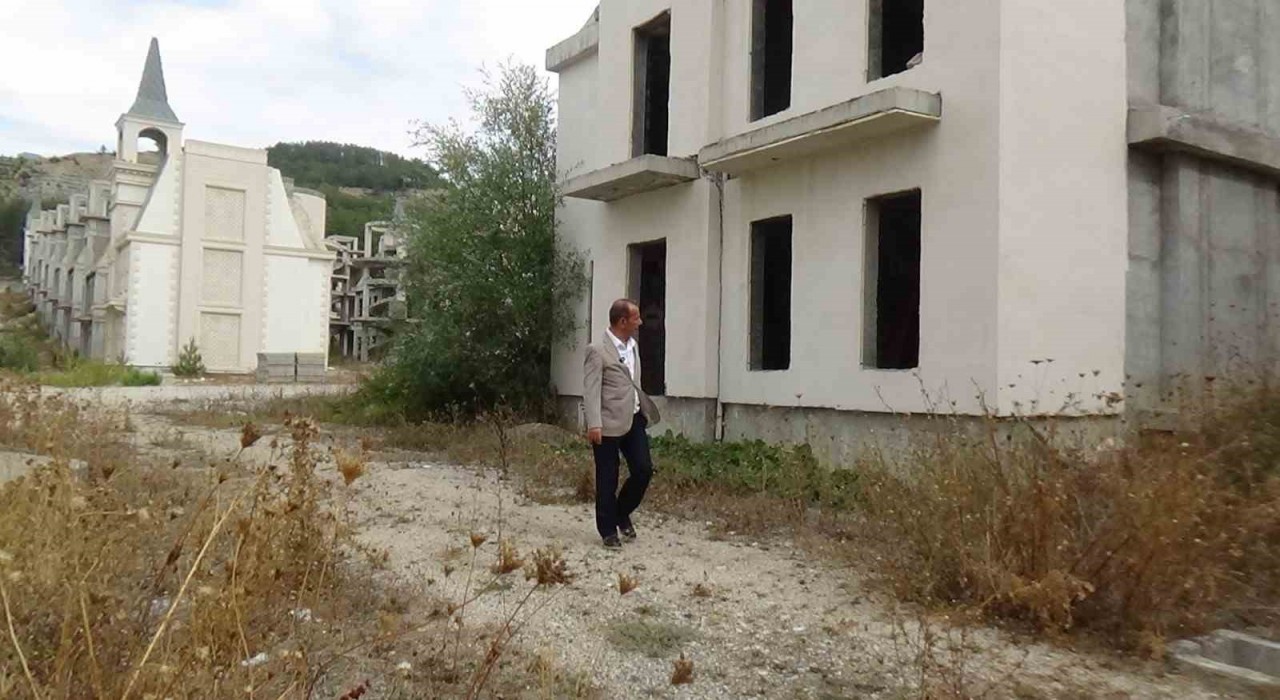 Tanju Özcandan Burj Al Babas çıkışı: Ya bu yatırımı TOKİ tamamlasın ya da verin bize biz tamamlayalım