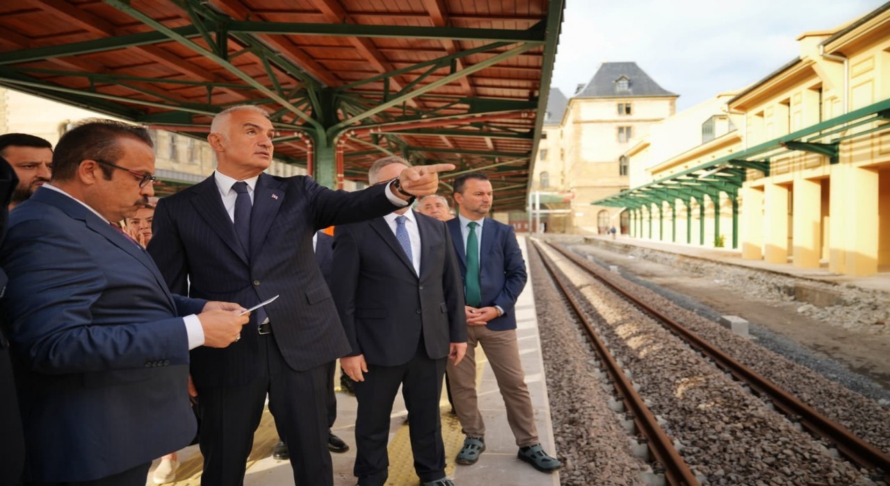 Tarihi Haydarpaşa Garı Anadolu Yakasının yeni kültür ve sanat merkezine dönüşecek