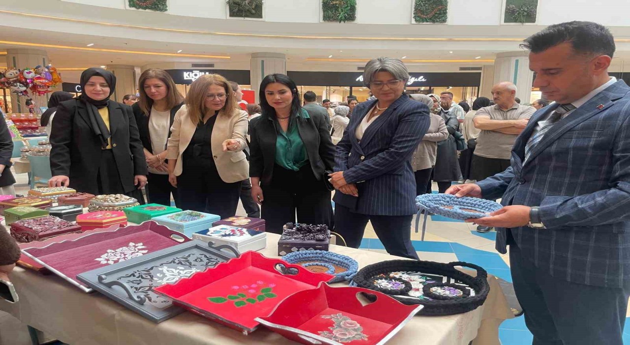 Tatlı keşifler projesi ile çocukların hayalleri sergiye dönüştü