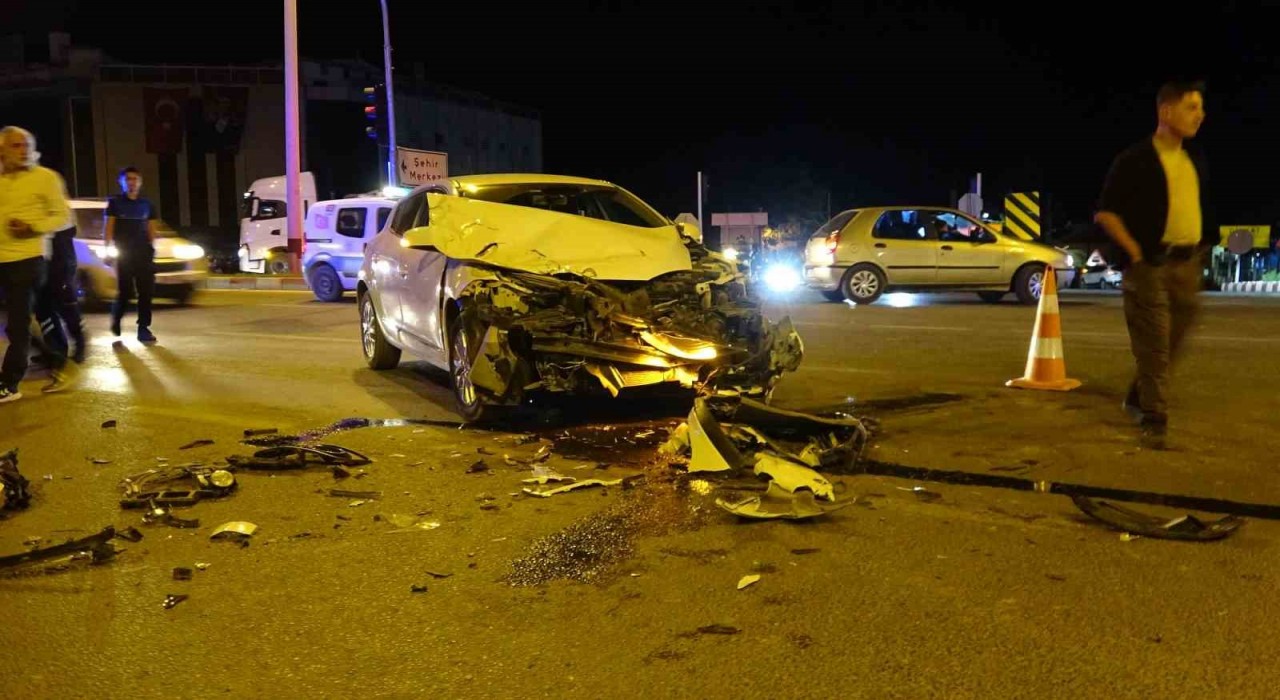 Tavşanlı ‘da trafik kazası, 3 yaralı