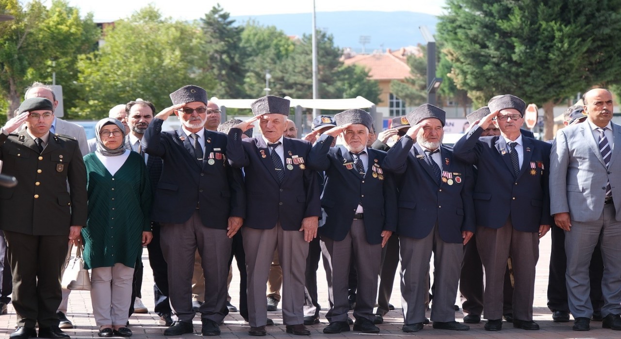 Tavşanlıda 19 Eylül Gaziler Günü törenle kutlandı