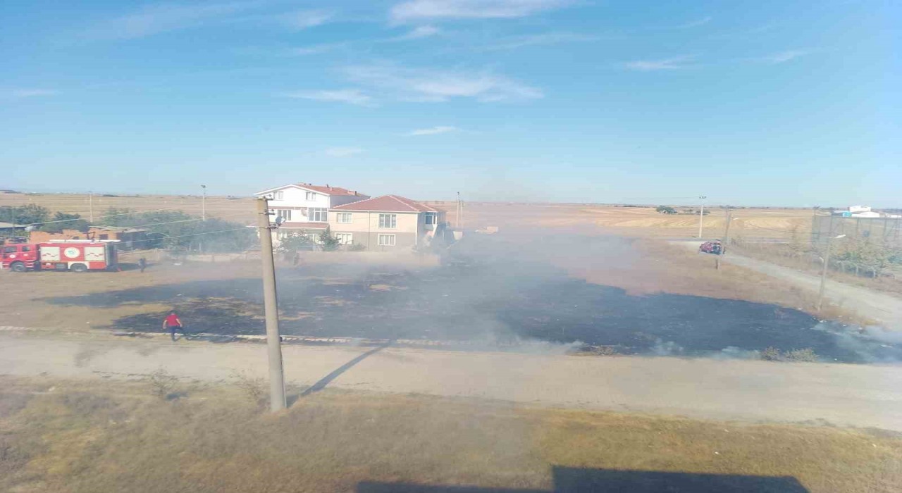 Tekirdağda otluk alanda yangın