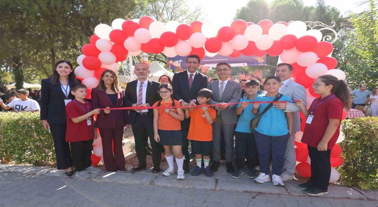Teknoloji ve Bilim Şenliği İzmirde başladı