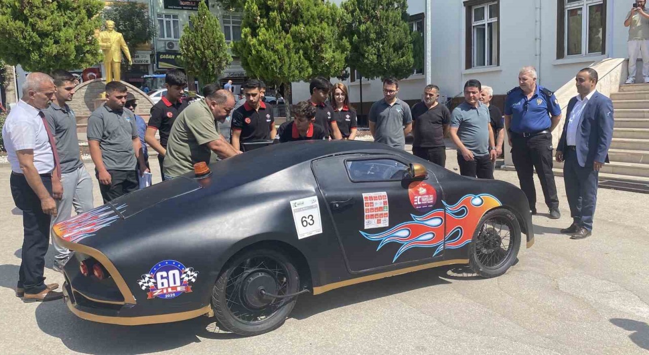 Tokatlı gençler elektrikli araç yarışlarında Türkiye birincisi oldu