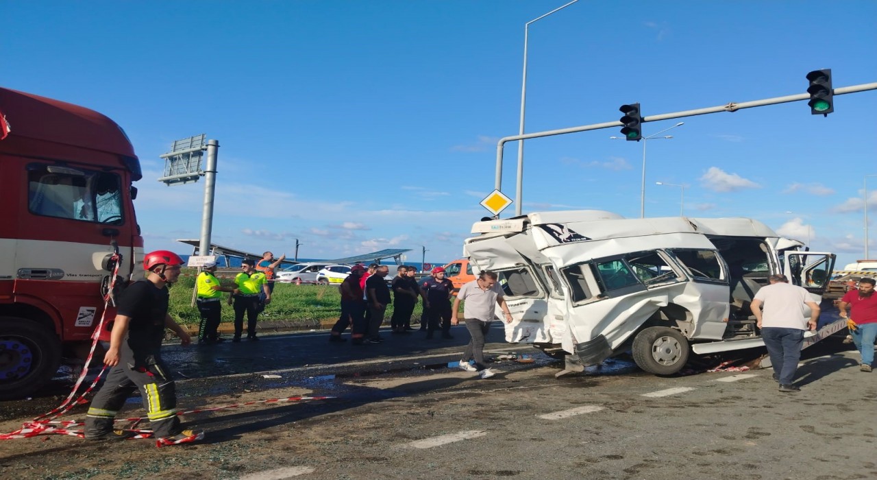Trabzonda trafik kazası: 15 yaralı