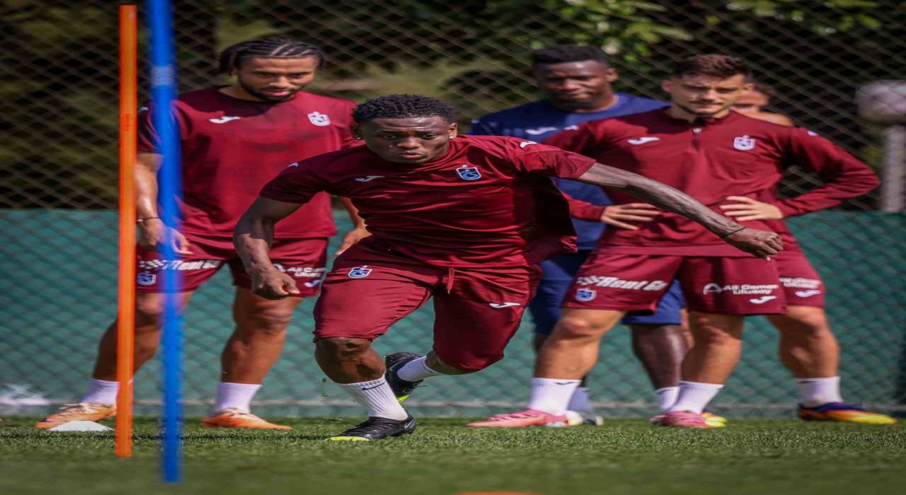 Trabzonspor, Fatih Karagümrük maçı için İstanbula hareket etti