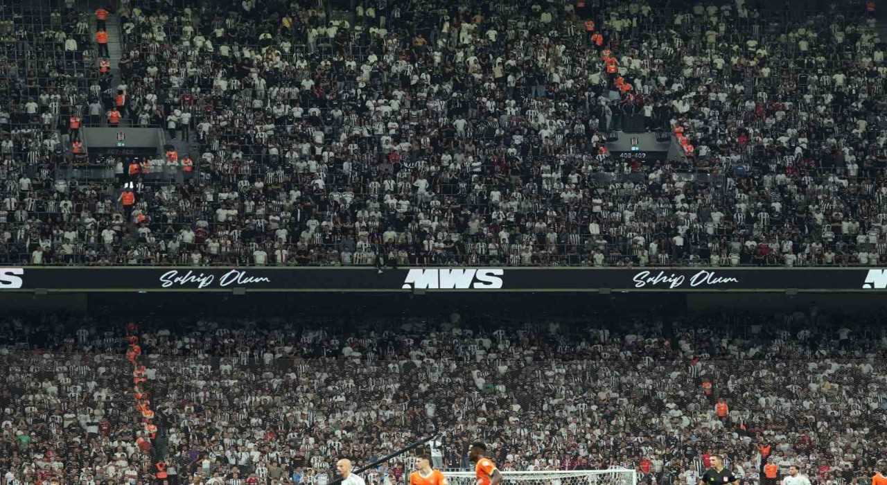 Trendyol Süper Lig: Beşiktaş: 0 - Rams Başakşehir: 0 (İlk yarı)