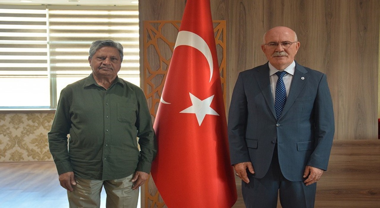 TÜBİTAK projesi kapsamında Uşak Üniversitesine gelen Prof. Dr. Mursaleen çalışmalarını tamamladı