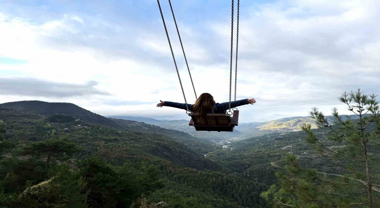 Turistik Karaelmas Ekspresi yolcuları Yenicenin doğasına hayran kaldı