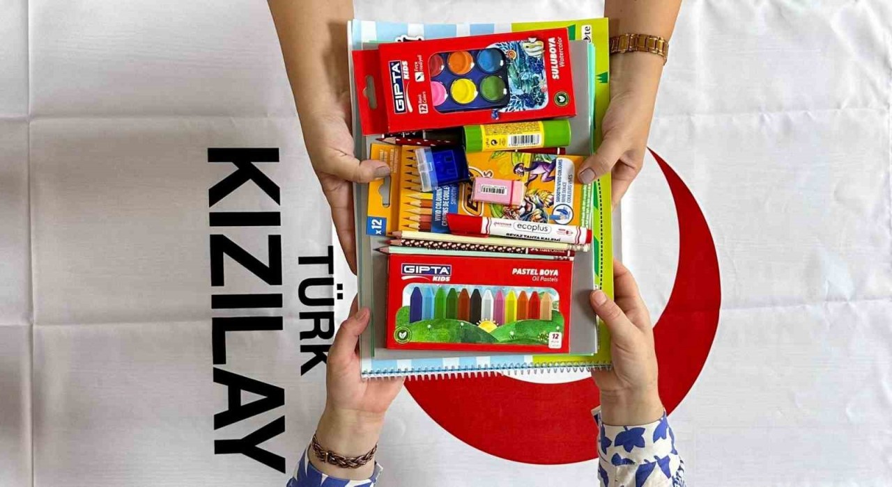 Türk Kızılay Manisadan 3 bin öğrenciye kırtasiye desteği