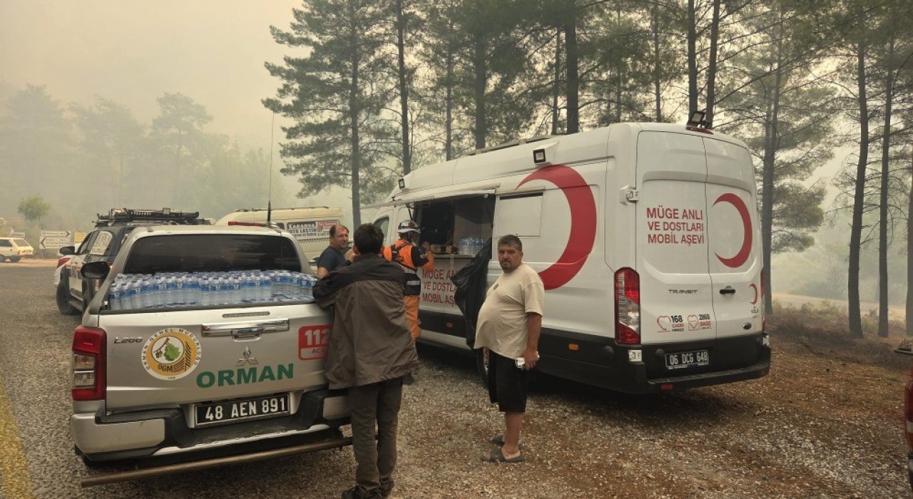 Türk Kızılaydan Muğla ve Antalyadaki orman yangınlarına müdahale çalışmalarına destek