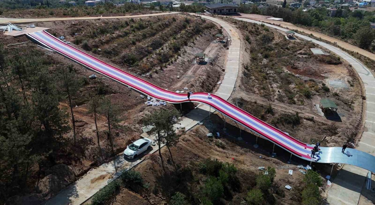 Türkiyenin en büyük kaydırağı Gebzede inşa ediliyor