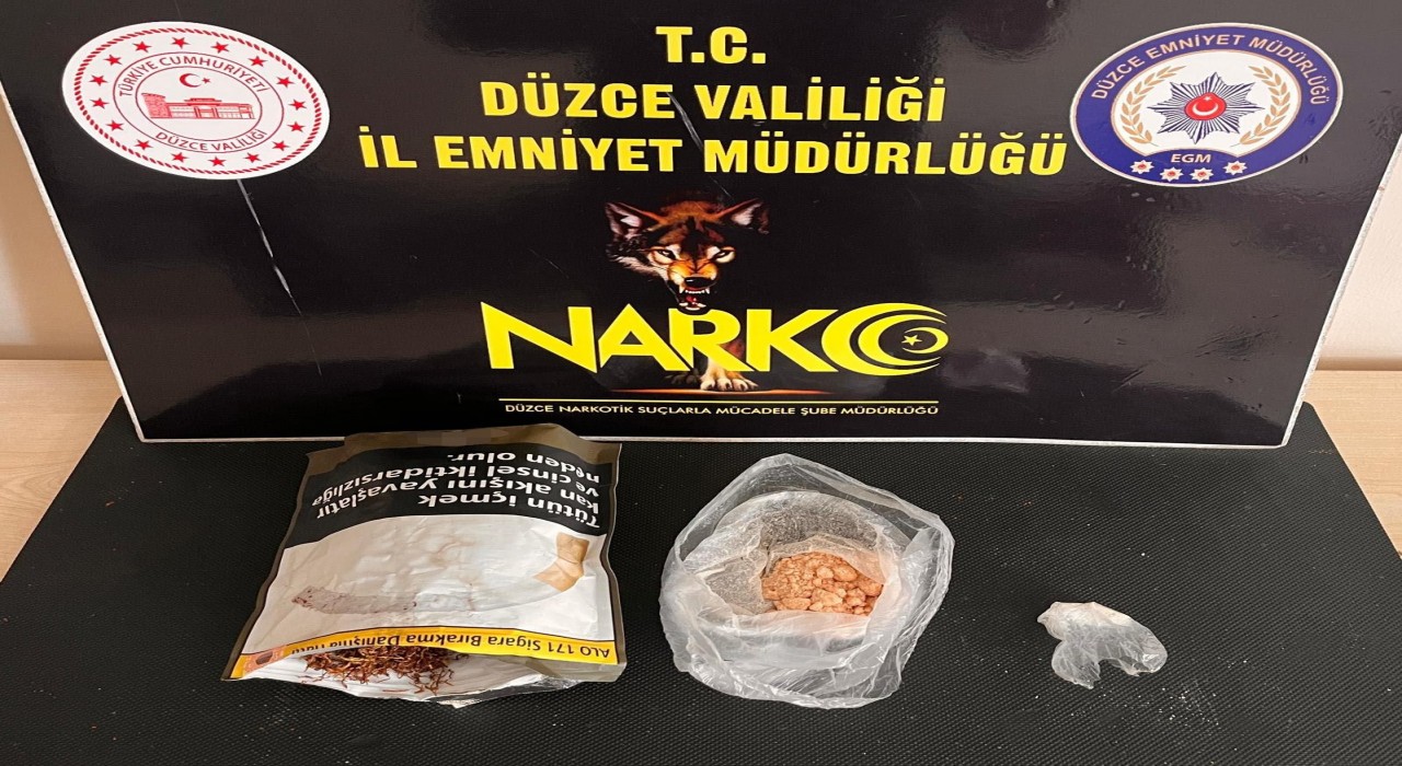 Tütün paketinden uyuşturucu çıktı