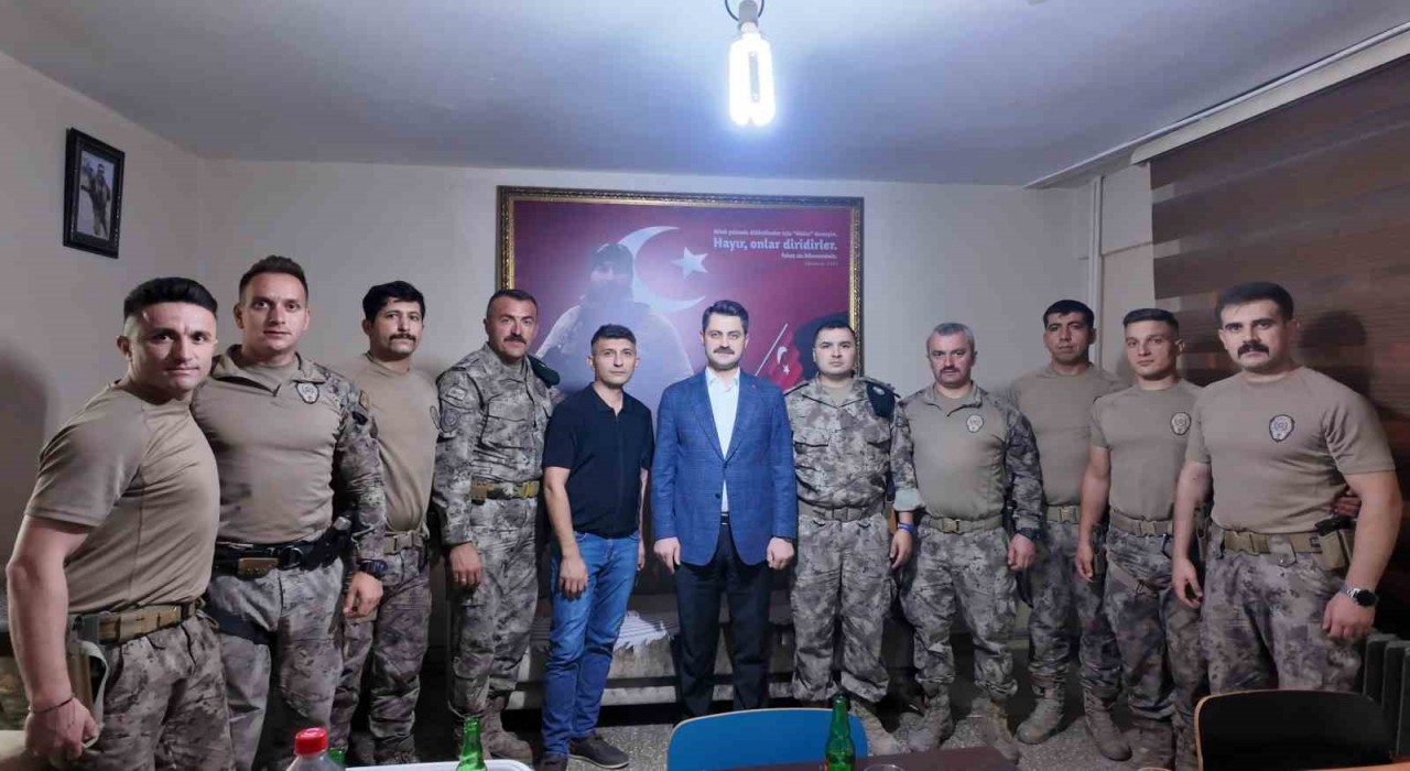 Tuzluca Kaymakamı Yılmazdan Özel Harekat Polislerine ziyaret